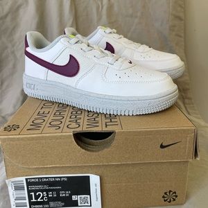 Nike Force 1 Crater, white/ Sangria Volt, size 12.5 kids sneaker,. Elastic laces